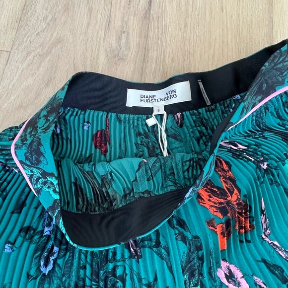 Diane Von Furstenberg skirt - Picture 3 of 6